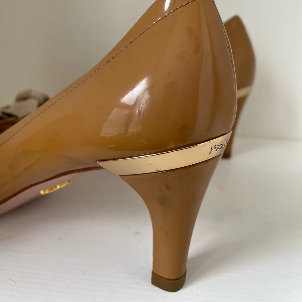 Beautiful Prada Heels Size 38.5 - Picture 5 of 12